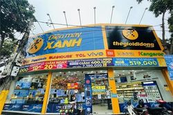 Chủ tịch MWG đăng ký mua cổ phiếu sau cú giảm hơn 30%: Vì sao thị trường chưa 'mua' câu chuyện Điện Máy Xanh?