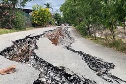 Xác định nguyên nhân sụt lún xé nát mặt đường ở Quảng Trị