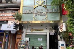 Vì sao loạt cửa hàng kim cương tại TP Hồ Chí Minh ngưng giao dịch?