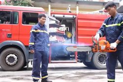 Một ng&agrave;y l&agrave;m việc của c&aacute;n bộ chiến sĩ PCCC & CNCH