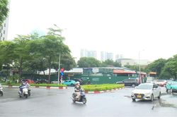 Nhiều ô đất tại phường Cầu Giấy vẫn bỏ hoang