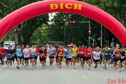 500 vận động viên tham gia Giải bóng chuyền hơi và Giải việt dã tại Đại hội Thể dục thể thao lần thứ X