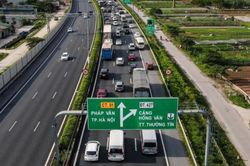 Cục CSGT đề xuất 'làn vượt xe' trên đường cao tốc