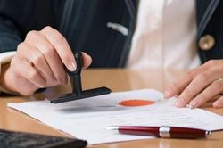 Đề xuất bỏ công chứng giao dịch đất đai: Người mua nhà sẽ gặp rủi ro nào?