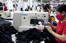 Xuất khẩu H&agrave; Nội tăng tốc trước nhiều th&aacute;ch thức