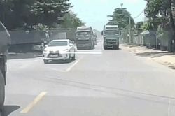 Hà Nội: Phạt nặng lái xe đầu kéo vượt ẩu suýt dẫn đến va chạm 'đấu đầu' với ô tô con