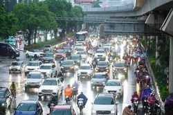 Nhiều khu vực mưa to sáng nay, cảnh báo sạt lở ở 10 tỉnh thành