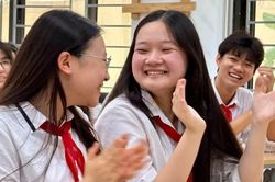 Sắp xếp, sáp nhập trường lớp ở Hà Nội: Học sinh có phải chuyển địa điểm học?