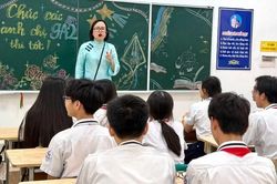 Sắp xếp, sáp nhập trường lớp ở Hà Nội: Học sinh có phải chuyển địa điểm học?