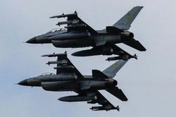 'F-16' của Ukraine rơi tr&ecirc;n tuyến đầu khi đối ph&oacute; với hỏa lực Nga