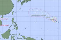 Siêu bão DOLPHIN mạnh cấp 17 ngoài khơi Philippines liệu có đi vào Biển Đông?