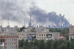 Ukraine tuy&ecirc;n bố đ&aacute;nh tr&uacute;ng nh&agrave; m&aacute;y lọc dầu chiến lược của Nga ở Ryazan