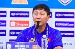 HLV Kim Sang-sik chỉ ra lợi thế để thắng Singapore, chưa vội tính trận Indonesia