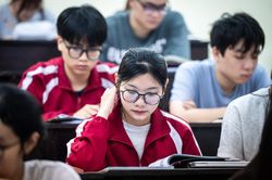Bộ Chính trị yêu cầu giảm ít nhất 20% đầu mối đại học công lập