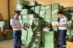 Tạm giữ hơn 1.000 giá đỡ kim loại không có hóa đơn, chứng từ hợp pháp