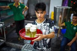 Bia Hà Nội thắng lớn