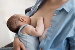 6 loại đồ uống giúp mẹ sau sinh có nhiều sữa cho con