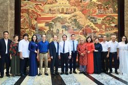 B&iacute; thư Th&agrave;nh ủy H&agrave; Nội: Trọng dụng tr&iacute; thức, văn nghệ sĩ để kiến tạo động lực ph&aacute;t triển mới