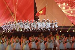Chuẩn mực con người Việt Nam trong kỷ nguy&ecirc;n mới (Kỳ 2): 'M&atilde; văn h&oacute;a' định h&igrave;nh căn t&iacute;nh con người Việt Nam