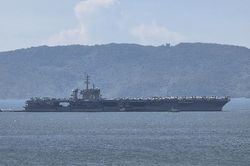 Tàu sân bay USS George Washington của Hải quân Hoa Kỳ thăm Việt Nam