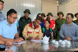 Bàn giao 7 căn nhà đầu tiên cho các hộ dân vùng lũ Mường Than