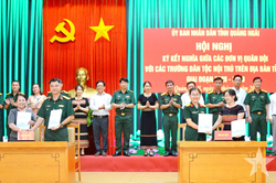 C&aacute;c đơn vị Qu&acirc;n đội kết nghĩa với c&aacute;c trường d&acirc;n tộc nội tr&uacute; ở Quảng Ng&atilde;i