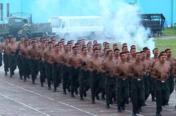 Hơn 2.000 cán bộ, chiến sĩ khẩn trương hợp luyện cho màn trình diễn quy mô lớn