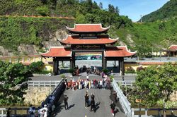 Ngày hội Đông Giang thu hút hàng nghìn du khách đến khu vực phía Tây Đà Nẵng