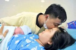 [SPOTLIGHT] Đề xuất hỗ trợ nuôi con đến 3 tuổi, khen thưởng gia đình sinh 2 gái