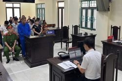 Rủ nhau đ&aacute;nh bạc, nh&oacute;m đối tượng lĩnh gần 28 năm t&ugrave;