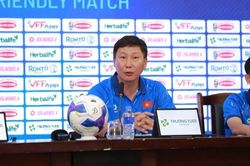 HLV Kim Sang-sik hé lộ chiến thuật trận gặp Singapore