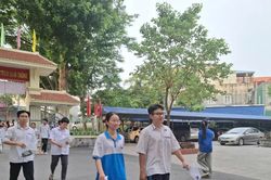 Chuyên gia lưu ý điều kiện triển khai đồng thời thi tốt nghiệp THPT trên giấy và máy tính