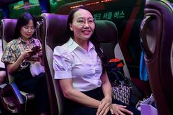 Ninh B&igrave;nh tiếp tục hỗ trợ c&aacute;n bộ, c&ocirc;ng chức đi l&agrave;m xa đến hết năm 2027
