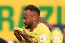 Khép lại hành trình 16 năm, tiền đạo Neymar chia tay tuyển Brazil