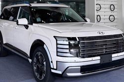 Cận cảnh Hyundai Palisade 2026 bản Prestige vừa cập bến đại lý