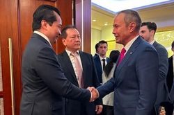 Tổng Lãnh sự Việt Nam tại Perth tham dự và phát biểu tại Diễn đàn Kinh doanh Việt Nam 2026