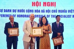 H&atilde;y đến Việt Nam để thấy một nền kinh tế đang chuyển m&igrave;nh mạnh mẽ!