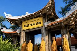 Tiếng chuông chùa ở Trường Sa: Lời thề với tiền nhân