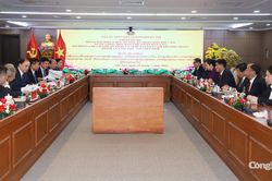 Chánh án Lào thăm và làm việc với Tòa án Hà Nội