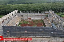 Sập dầm, s&agrave;n m&aacute;i nh&agrave; thi đấu 1.000 chỗ đang thi c&ocirc;ng