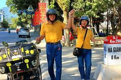 Vợ chồng U70 ở Đồng Tháp lái xe máy du lịch xuyên Việt 92 ngày, qua hơn 9.000km