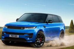 Loạt SUV Jaguar Land Rover bị khách tố lỗi điện, có thể chết máy giữa đường