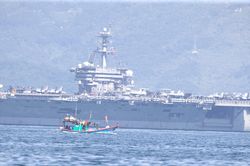 Tàu sân bay Mỹ cập cảng Đà Nẵng, bắt đầu chuyến thăm Việt Nam