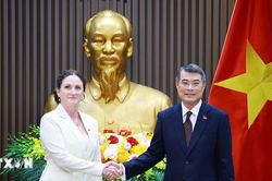 Thủ tướng Lê Minh Hưng tiếp Đại sứ New Zealand Caroline Beresford