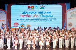 'Vòng tay bè bạn' tiếp nối tình hữu nghị Việt Nam-Lào-Campuchia