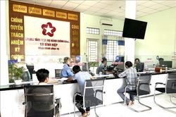 Xây dựng nền hành chính phục vụ, gần dân và vì dân
