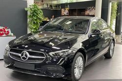 Loạt sedan tầm giá hơn 1 tỷ đồng đáng cân nhắc dành cho khách Việt