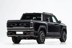 Xe bán tải cỡ lớn, công suất 892 mã lực, giá hơn 1,4 tỷ đồng