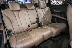 Xe MPV 7 chỗ, động cơ PHEV, giá hơn 430 triệu đồng