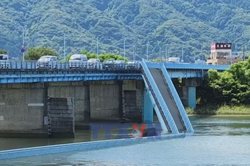 Hàng loạt nhà máy sản xuất quan trọng Nhật Bản ngừng hoạt động